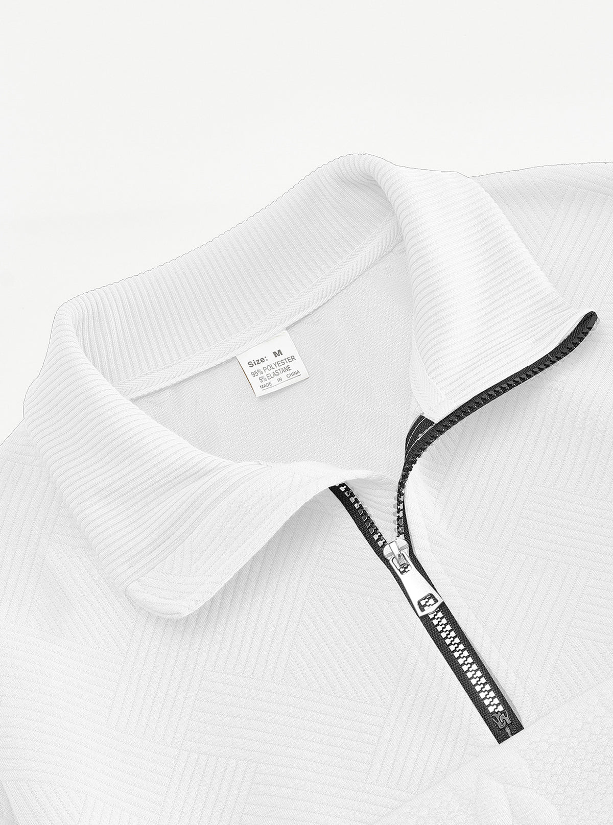 AZUKI White quarter-zip collar and fine jacquard detail